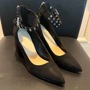 Marc Fisher women’s black block suede ankle strapped heels size 9